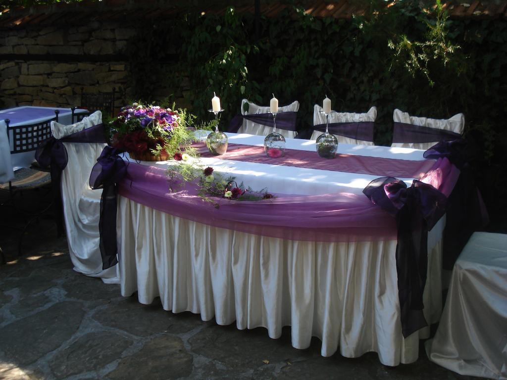 Oazis Family Hotel Lovech Exteriör bild