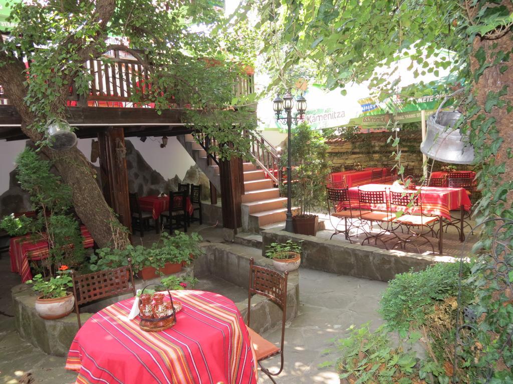 Oazis Family Hotel Lovech Exteriör bild