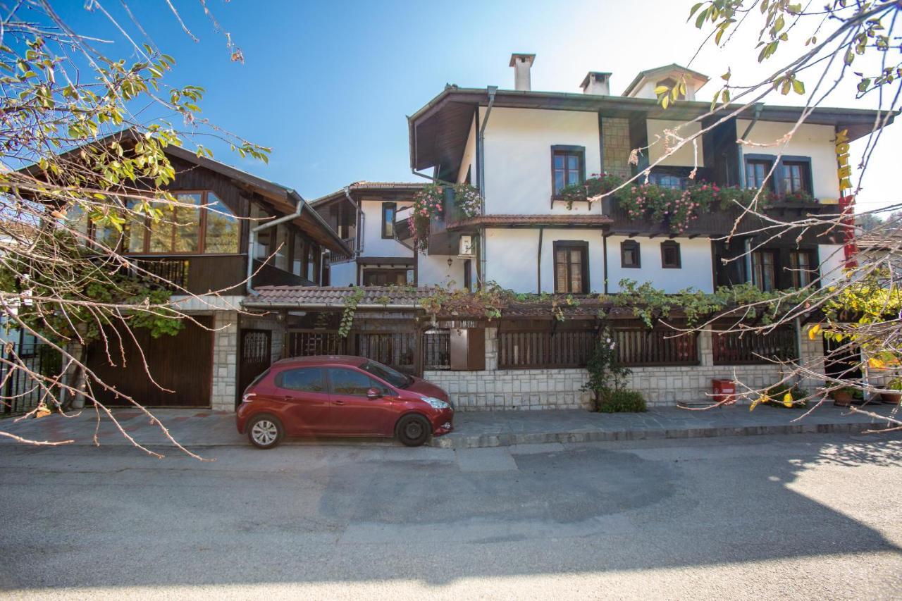 Oazis Family Hotel Lovech Exteriör bild