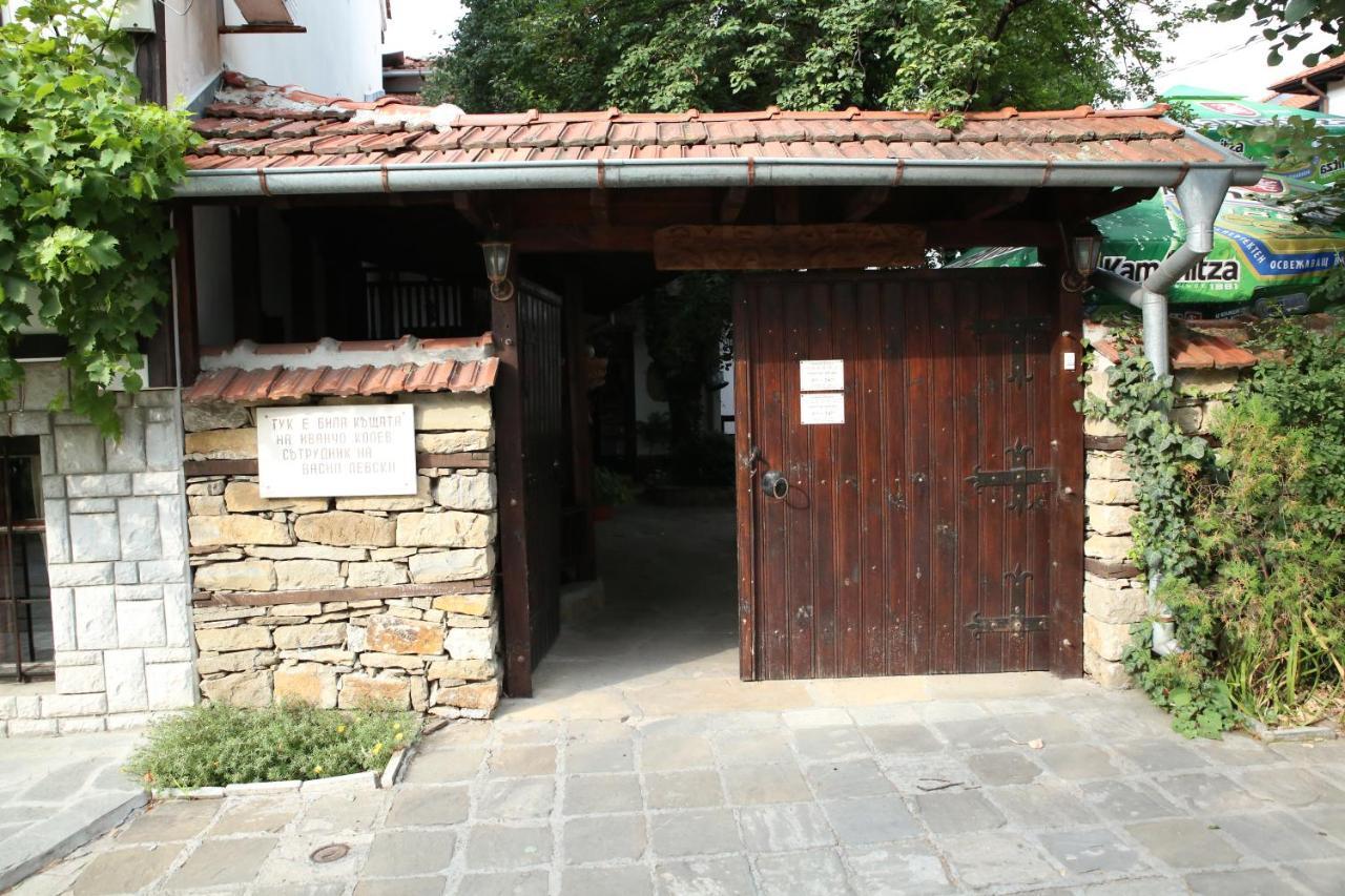 Oazis Family Hotel Lovech Exteriör bild