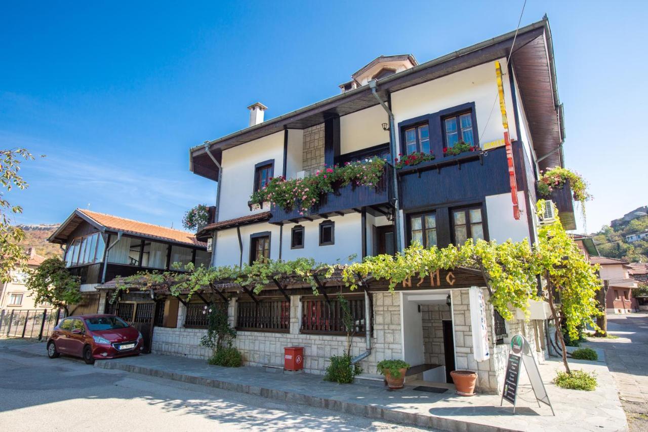 Oazis Family Hotel Lovech Exteriör bild