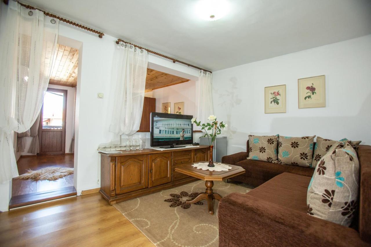 Oazis Family Hotel Lovech Exteriör bild